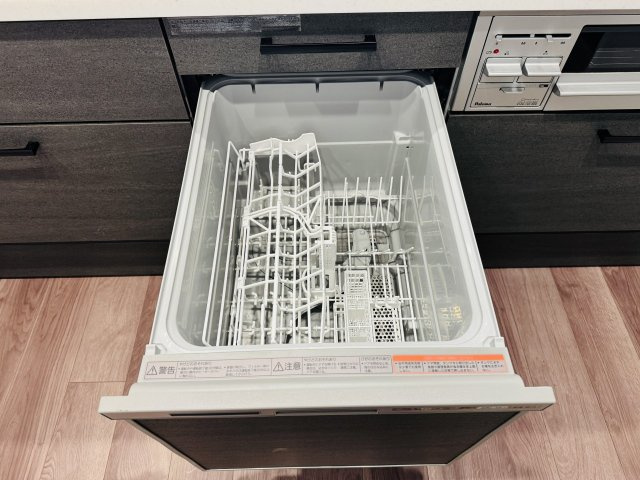 サンビュー南町のキッチン|～食洗機付き　食事後の食器洗いはお任せ、家族でゆっくりとくつろげます～