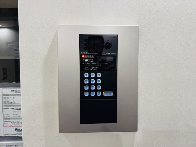 サンビュー南町の防犯設備|～オートロック付き、防犯性も安心です～