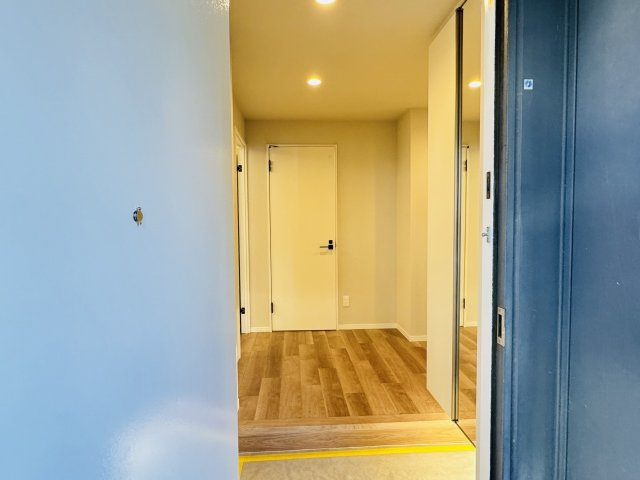 サンビュー南町|～内装フルリノベ済　開放感のある玄関ホールです～