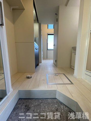 メゾン・ド・シャルールの玄関