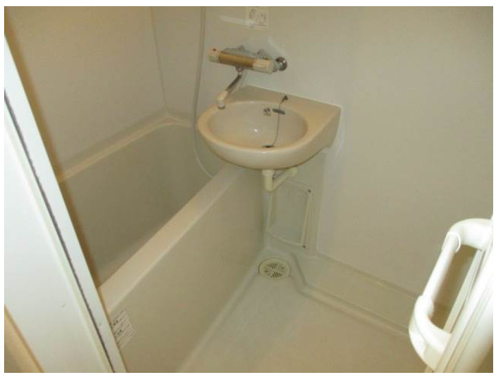 ブライズ中野新橋の浴室