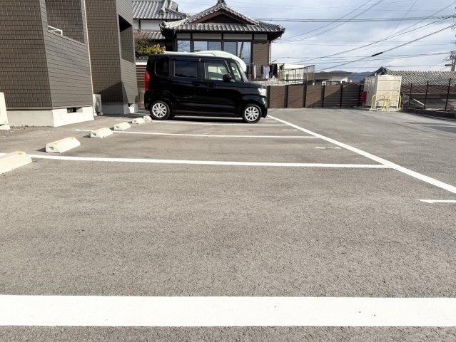 CASA上津の駐車場|敷地内の駐車場