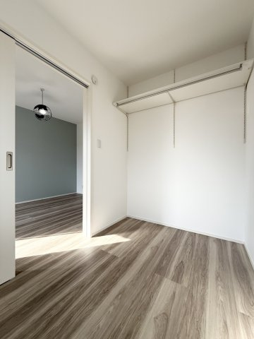 CASA上津の洋室|可変式の棚がついています