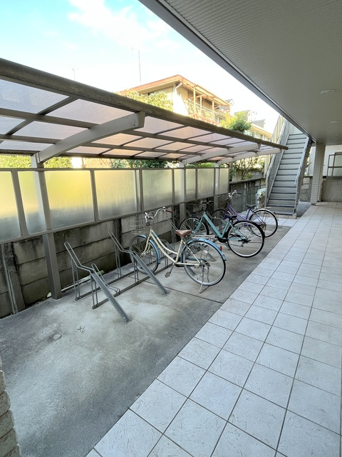 シャルマンドミールのその他共用部分|屋根付き駐輪場！