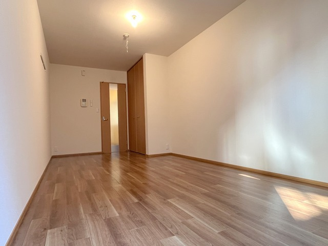 シャルマンドミールの居間・リビング|広々洋室！