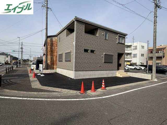 小牧市大字岩崎　新築戸建の外観|味岡駅　徒歩１分。スーパー近く。小・中学校近く