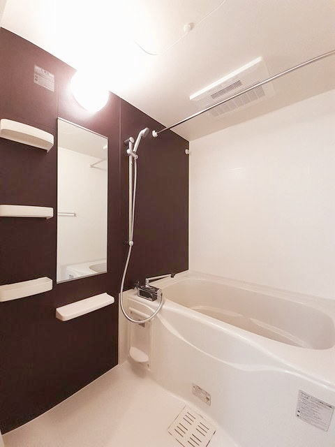 熊本市南区平田２丁目の賃貸マンションの浴室