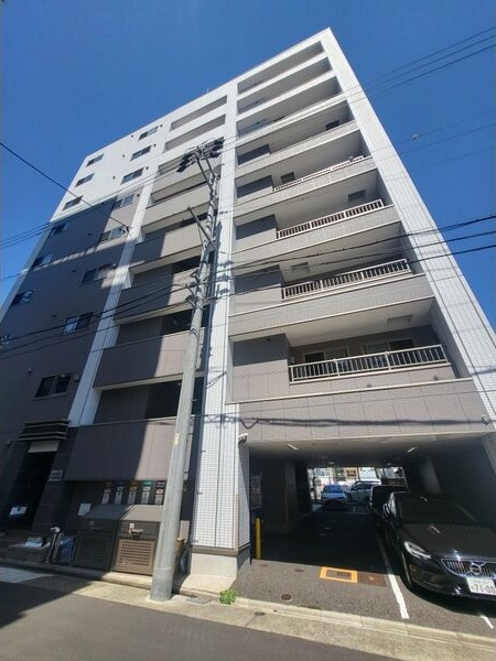 ガーディアン白金のエントランス