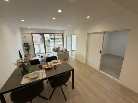 ハイレジデンス朝霧の居間・リビング