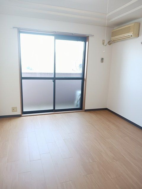 テディ　　刈谷市近郊の賃貸はクラスホームの居間・リビング