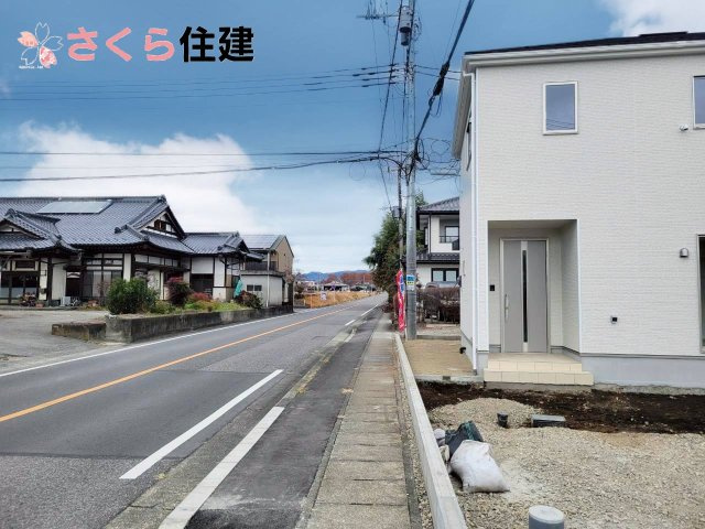 クレイドルガーデン那須塩原市下厚崎第2　1号棟の前面道路含む現地写真|インナーバルコニーがあるので、突然の雨でもお洗濯の心配はありません◎