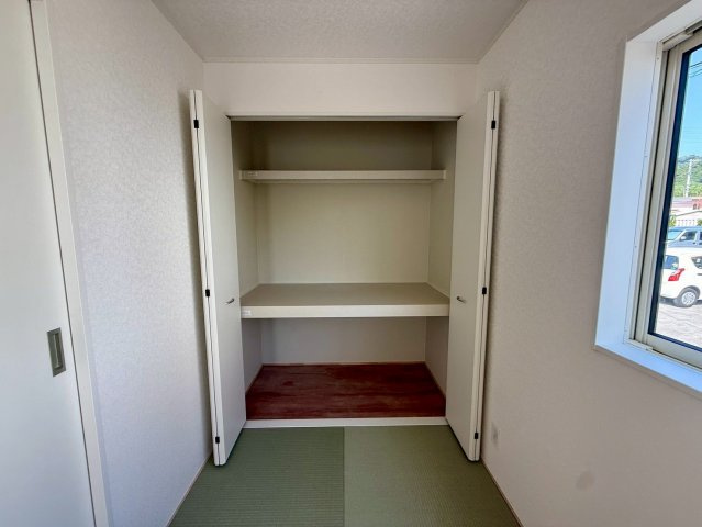 クレイドルガーデン中城村添石 第１・２号棟のその他|生活に和の趣をもたらす畳の部屋４帖に設置された、押し入れ収納