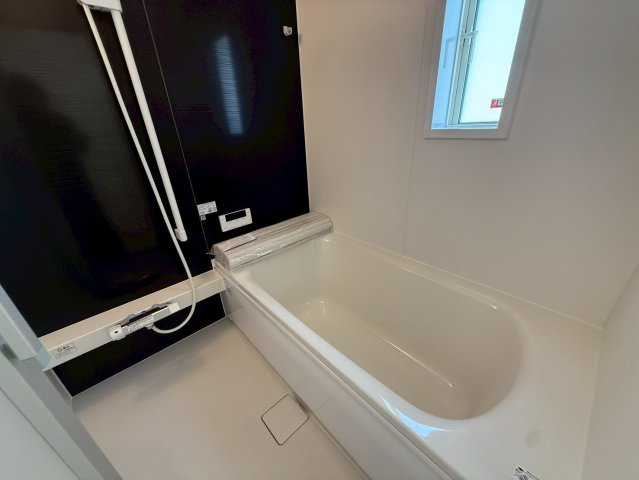 クレイドルガーデン中城村添石 第１・２号棟の浴室|浴室換気暖房乾燥機付きユニットバス／浴室に窓