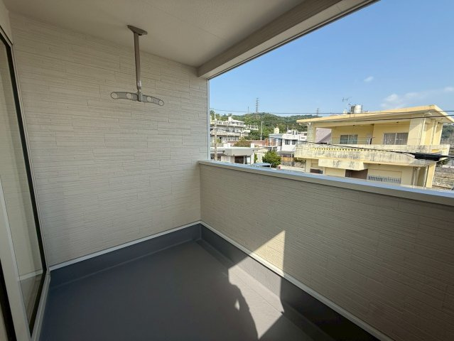 クレイドルガーデン中城村添石 第１・２号棟のバルコニー|急な雨も安心♪様々な用途に使える広々ルーフバルコニー