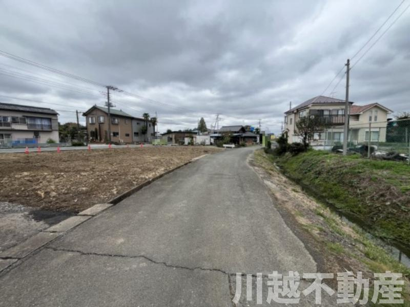 【誰でも購入可能】約90坪整形地で自由な間取が叶う土地の前面道路含む現地写真|前面道路含む現地写真です