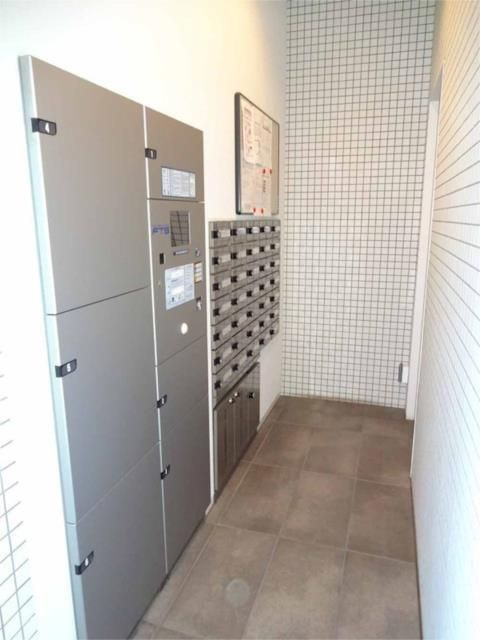 フレンシア玉川田園調布のロビー|■宅配ＢＯＸ■集合ポスト