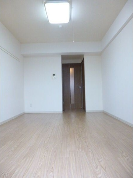 ルミエール山中の居間・リビング