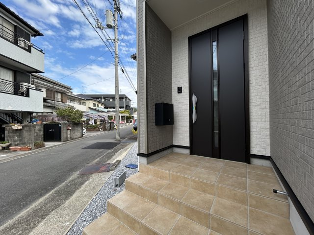 高知市薊野西町１丁目　新築一戸建て　のその他|軒下にある郵便ボックスは雨に濡れずに郵便物を取り出せます☆