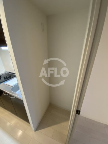 Fujiman北梅田（フジマン北梅田）のキッチン|Fujiman北梅田（フジマン北梅田）　冷蔵庫置場