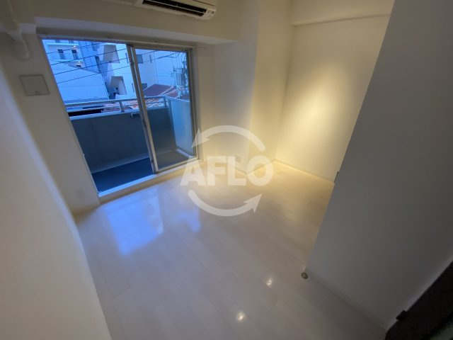 Fujiman北梅田（フジマン北梅田）の居間・リビング|Fujiman北梅田（フジマン北梅田）　洋室