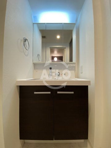 Fujiman北梅田（フジマン北梅田）の洗面所|Fujiman北梅田（フジマン北梅田）　独立洗面化粧台