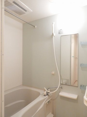 ヒルサイド　Ｂの浴室|日々の疲れを癒すお風呂付です