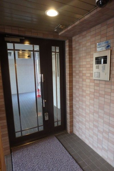 コーポ向島のエントランス|オートロック