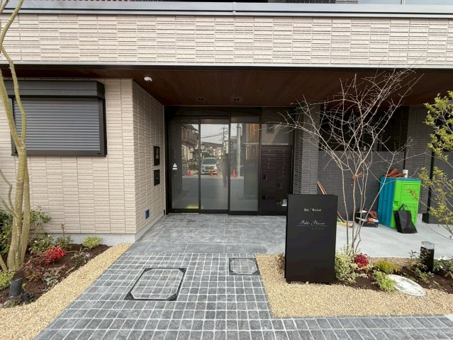 シャーメゾンベルプレジールのエントランス