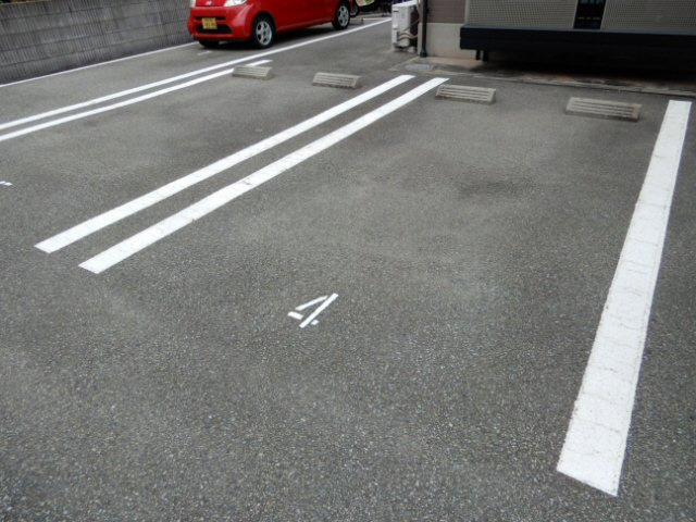 カーサフィオーレ Ａ棟の駐車場