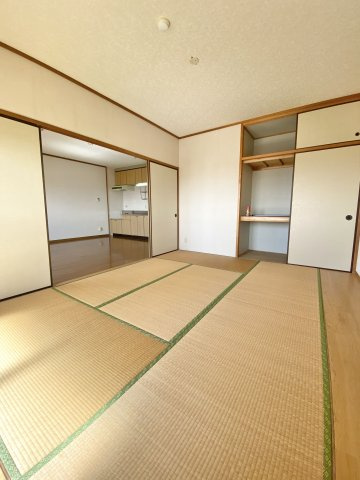 グランヴェルデの和室|明るい和室です