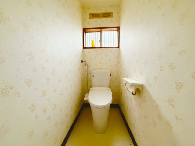 日高市高萩中古住宅のトイレ