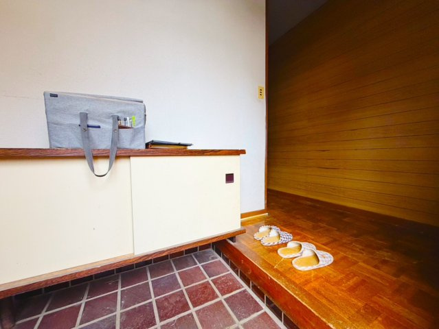 日高市高萩中古住宅の玄関