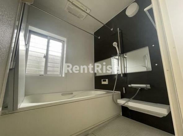 木曽川町内割田貸中古戸建の浴室