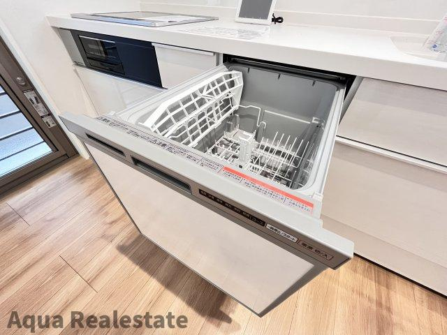 オール電化デザイナーズハウス丸亀市津森町⑧のキッチン|食洗器です。