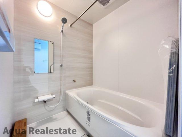 オール電化デザイナーズハウス丸亀市津森町⑧の浴室|お風呂でホッとひと息。１日の疲れを癒しましょう。