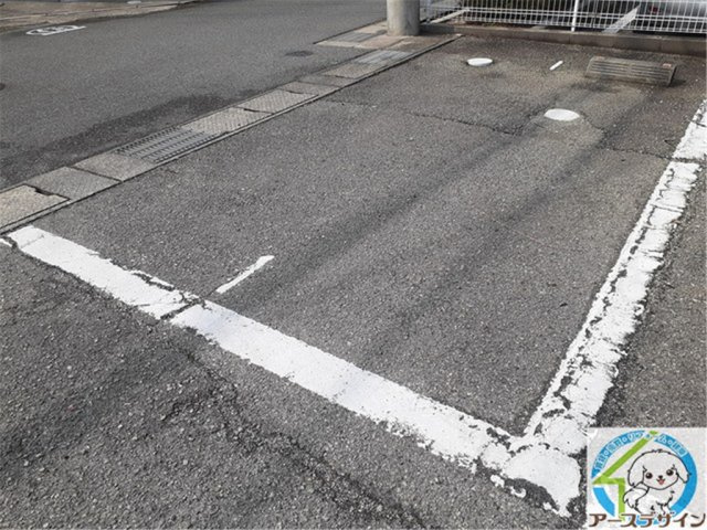 サンエイトDの駐車場