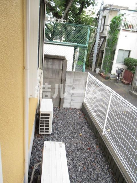 豊島区東池袋５丁目のアパートの庭