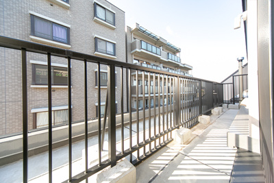 オープンレジデンシア和光フロントのバルコニー