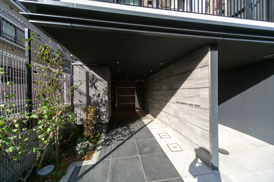 オープンレジデンシア和光フロントのエントランス