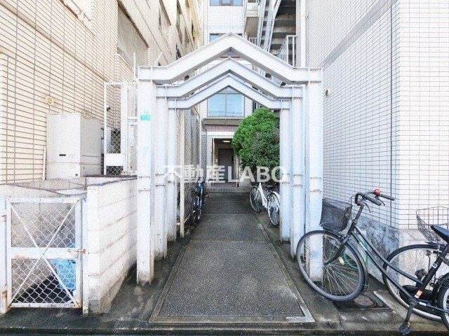 ローズリーフ平野のエントランス