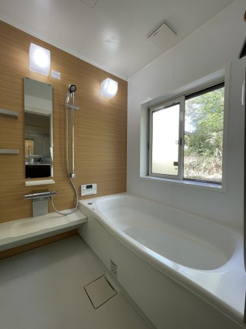 中古戸建・中古住宅　郡山市安積町成田西前坂　オール電化住宅　安積二小・安積二中の浴室
