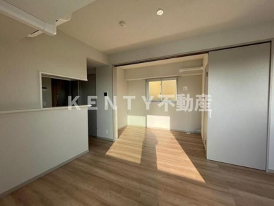 【居間・リビング】 | ミリアレジデンス長原 | ゆったり過ごせる居間です