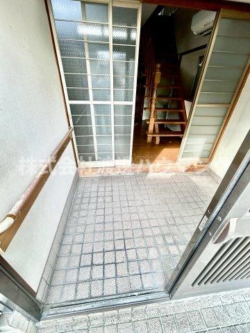 都島区毛馬テラスハウスの玄関