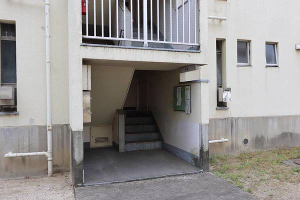 ビレッジハウス旭ヶ丘2号棟のエントランス