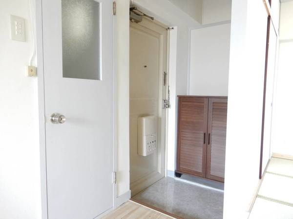 ビレッジハウス富岡1号棟の玄関|ビレッジハウスの同一物件・同一タイプの間取りの写真です