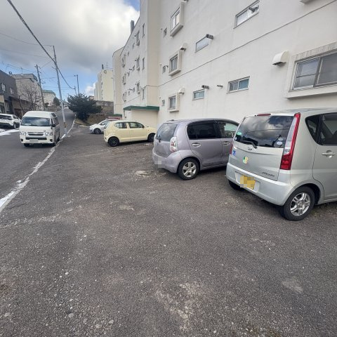 高砂ハイツＤの駐車場