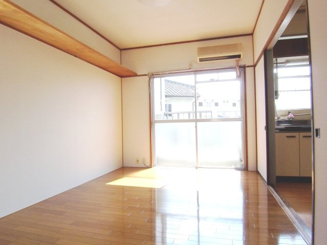 想定賃料年1268万　想定利回り20.14％　RC一棟マンションの洋室