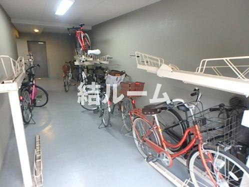 北区志茂２丁目の賃貸マンションの駐車場|駐輪場