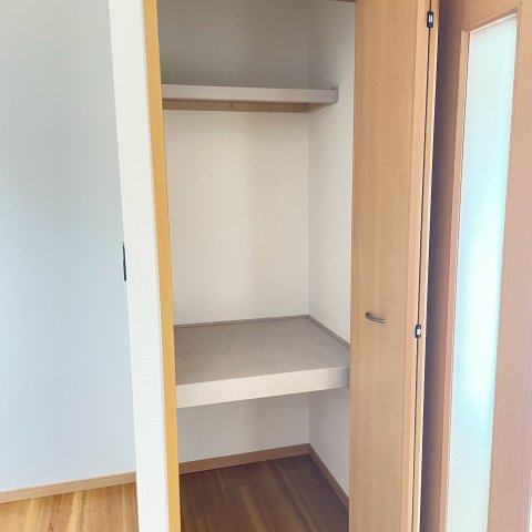 糟屋郡篠栗町和田１丁目のアパートの収納|別部屋同タイプのお写真です。