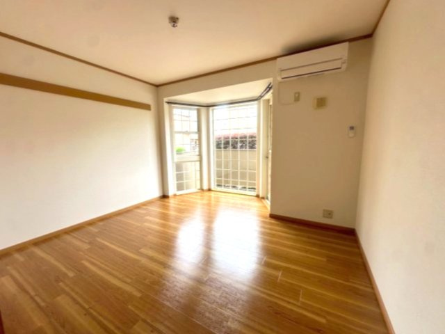 糟屋郡篠栗町和田１丁目のアパートの居間・リビング|別部屋同タイプのお写真です。